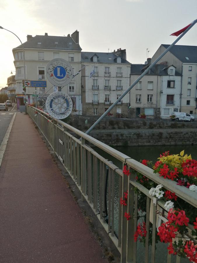Spacieux T3 Lumineux Dans Quartier Historique Avec Wifi Редон Екстериор снимка