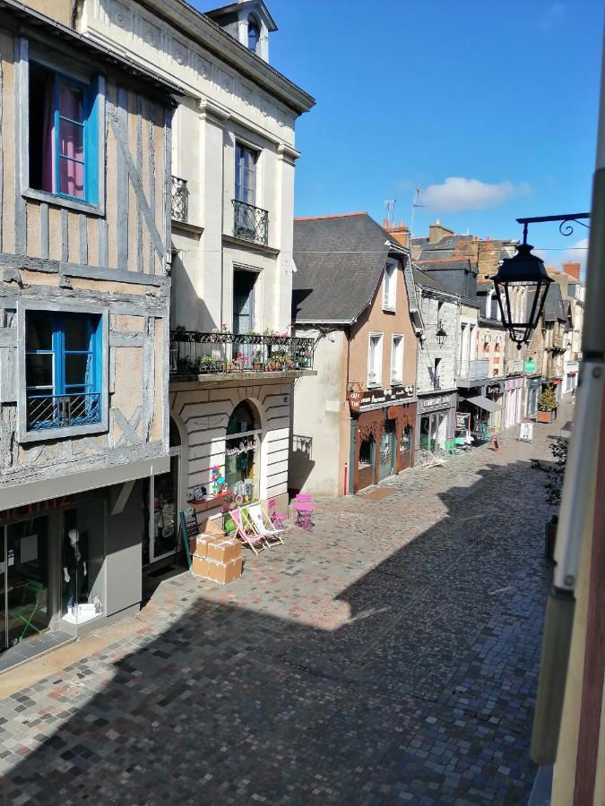 Spacieux T3 Lumineux Dans Quartier Historique Avec Wifi Редон Екстериор снимка
