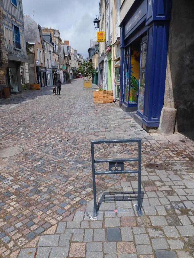 Spacieux T3 Lumineux Dans Quartier Historique Avec Wifi Редон Екстериор снимка